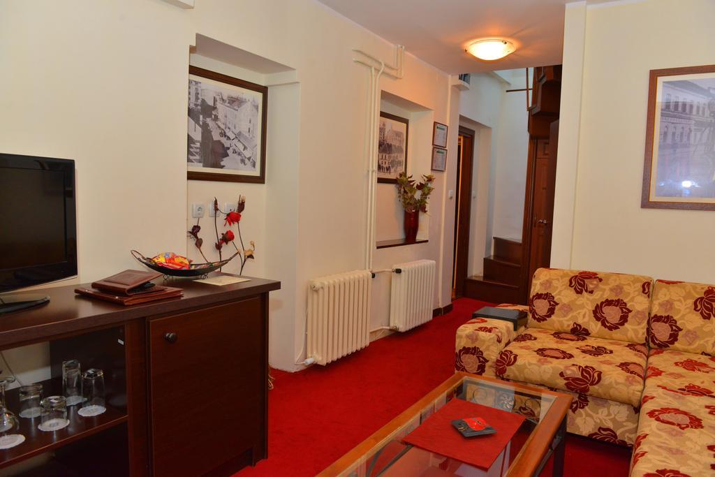 ホテル Manjez Centar ベオグラード 部屋 写真