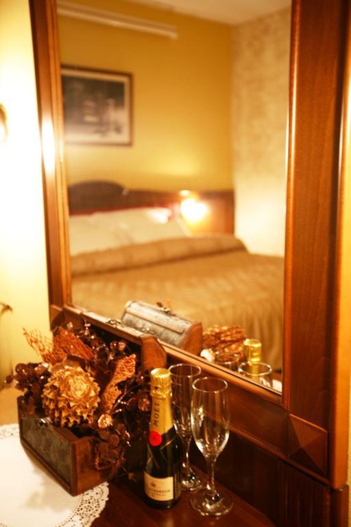 ホテル Manjez Centar ベオグラード 部屋 写真