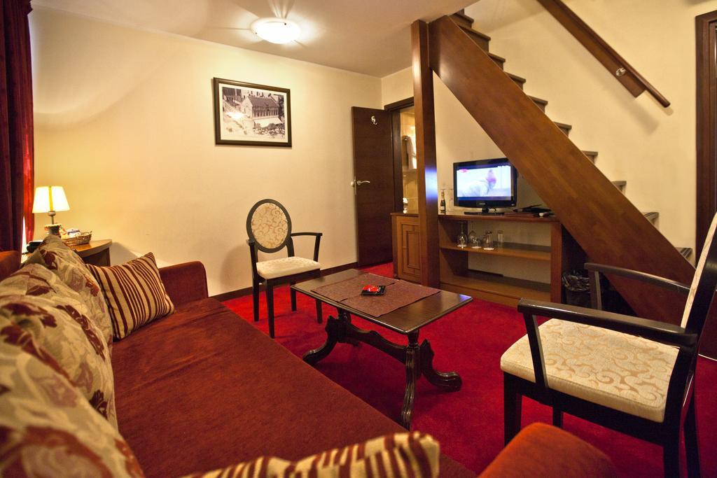 ホテル Manjez Centar ベオグラード 部屋 写真